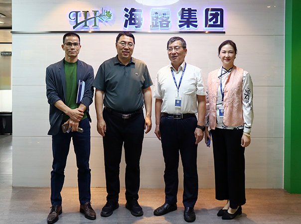 �й�ũ��Ժ��ϯ��ѧ�ҵ���װ��8ͷ�����ģʽ������̽ũ��Ʒ��ͨ���辶